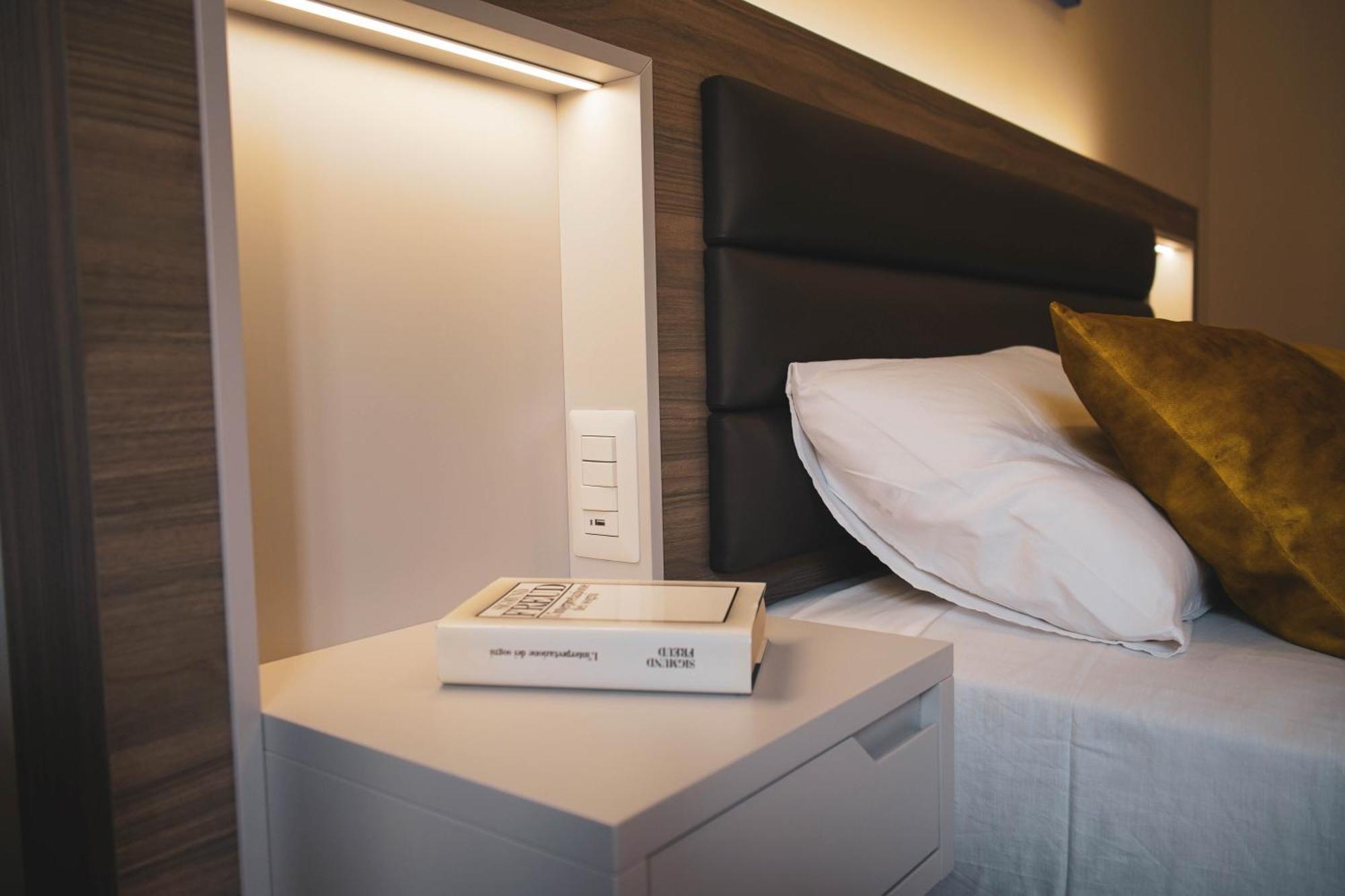 Yeasy Smart Rooms Cefalú Habitación foto